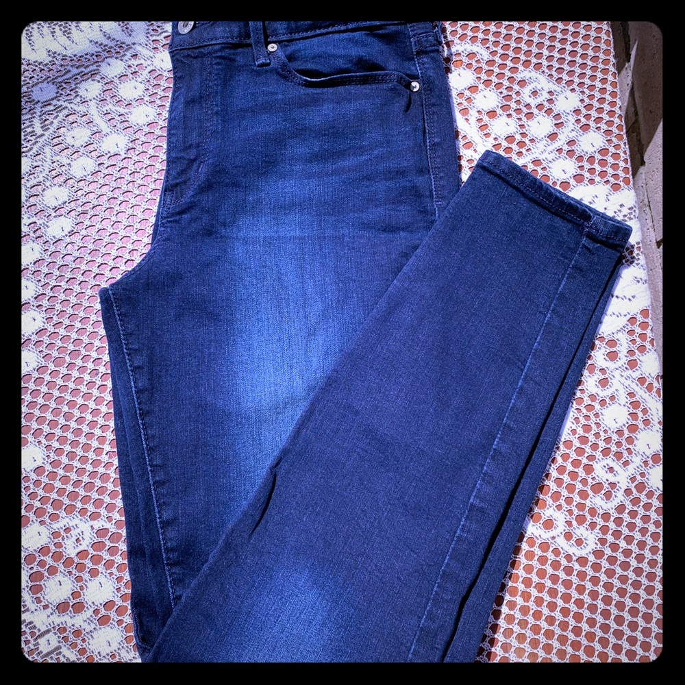 Levi’s Modern Skinny Jeans